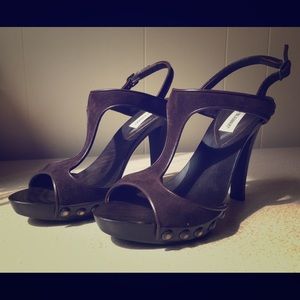 Manolo Blahnik soft brown suede heels size 7.5